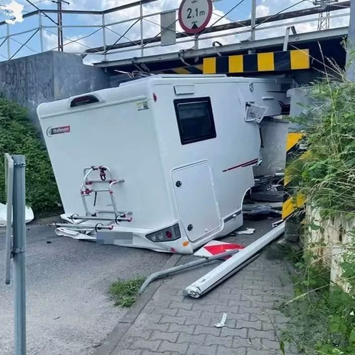 Motorhome damaged after attempting to pass under a 2.1 metre height restriction